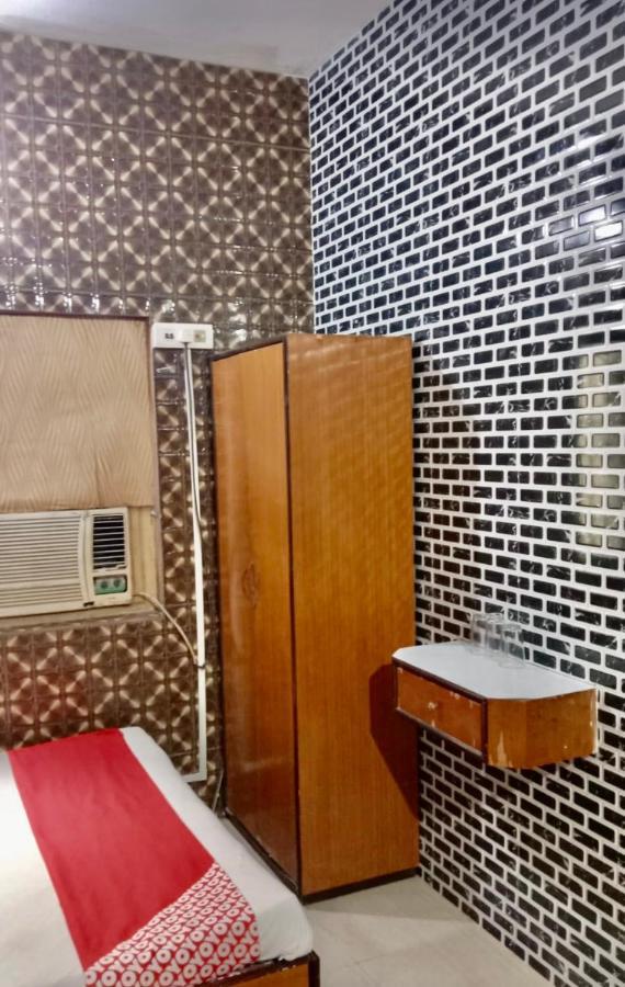 Hotel Bengal -100M From Park Circus 7 Point Calcutta Exteriör bild