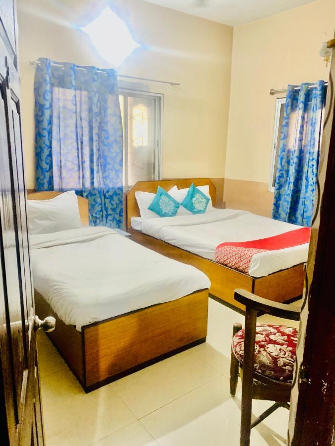 Hotel Bengal -100M From Park Circus 7 Point Calcutta Exteriör bild