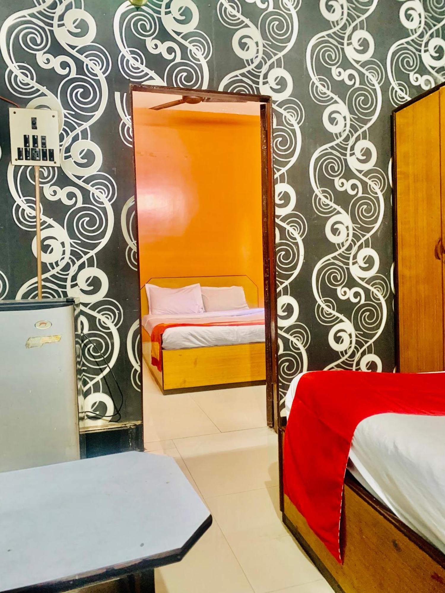 Hotel Bengal -100M From Park Circus 7 Point Calcutta Exteriör bild