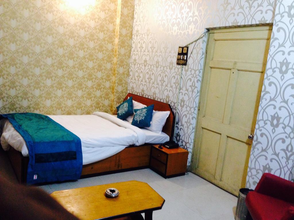 Hotel Bengal -100M From Park Circus 7 Point Calcutta Exteriör bild